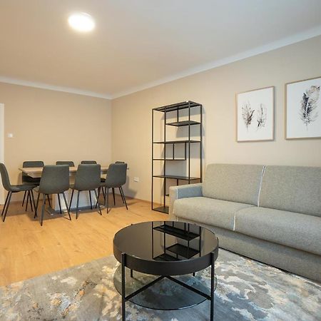 A 2-Bedroom Apartment With A King-Size Bed And A Balcony Is Located Just A 15-Minute Walk From Stephansplatz. Vienna Exterior photo
