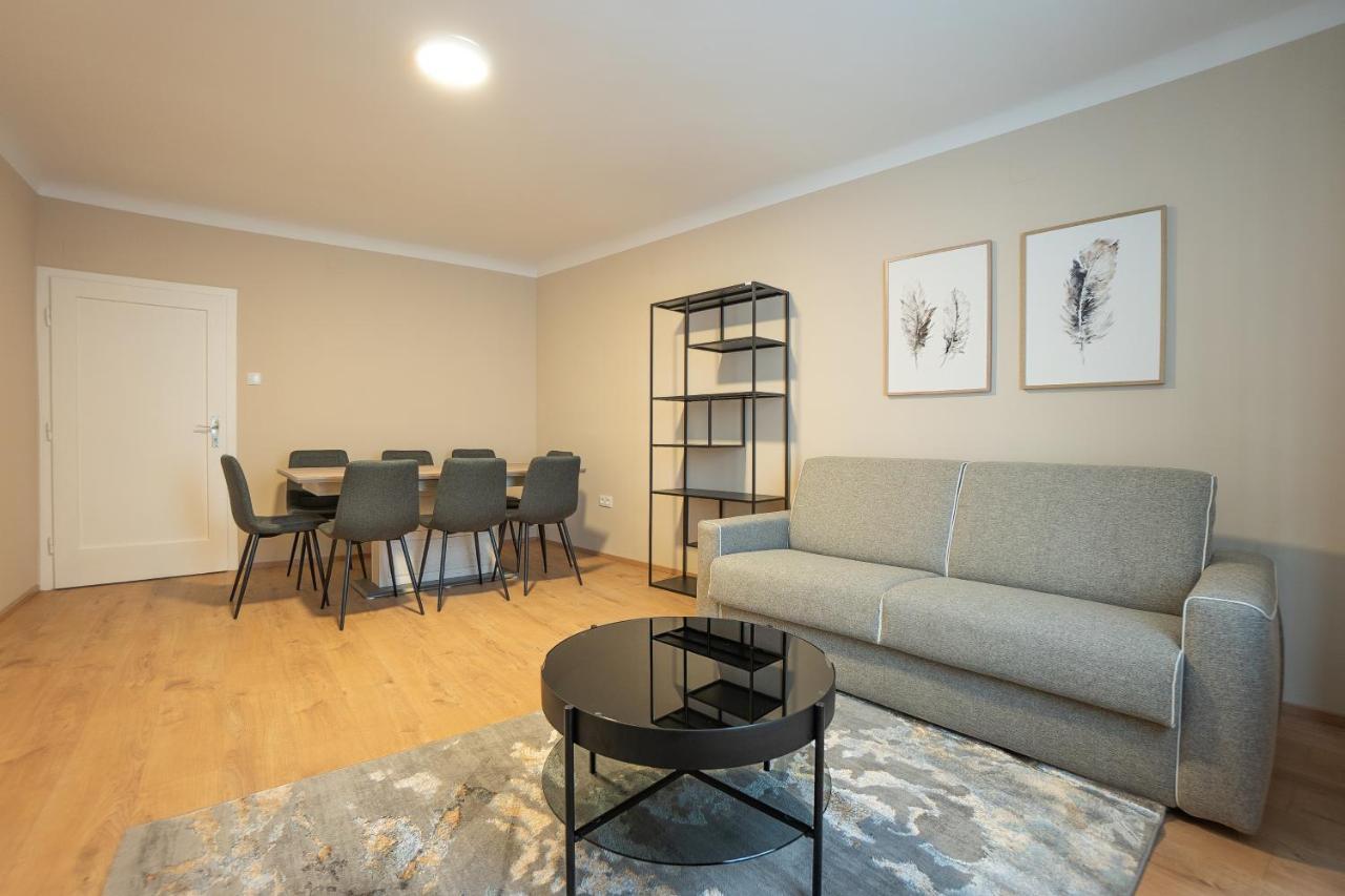 A 2-Bedroom Apartment With A King-Size Bed And A Balcony Is Located Just A 15-Minute Walk From Stephansplatz. Vienna Exterior photo