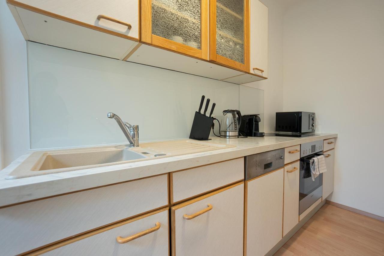 A 2-Bedroom Apartment With A King-Size Bed And A Balcony Is Located Just A 15-Minute Walk From Stephansplatz. Vienna Exterior photo