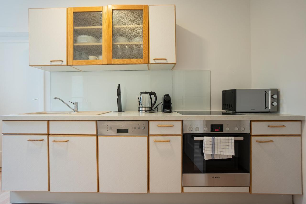 A 2-Bedroom Apartment With A King-Size Bed And A Balcony Is Located Just A 15-Minute Walk From Stephansplatz. Vienna Exterior photo